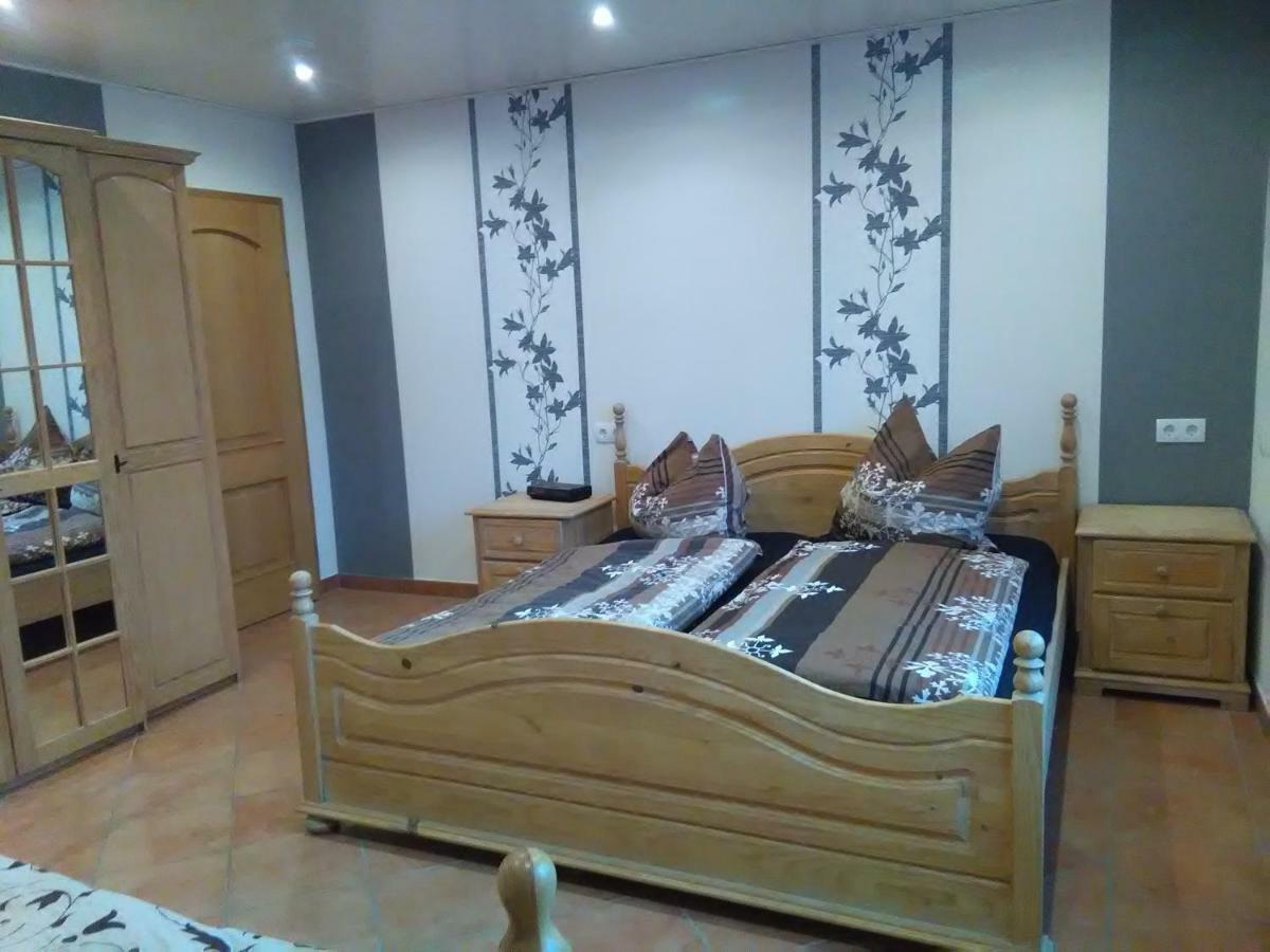 Gaestehaus Kleine Lana Obersuhl Екстериор снимка